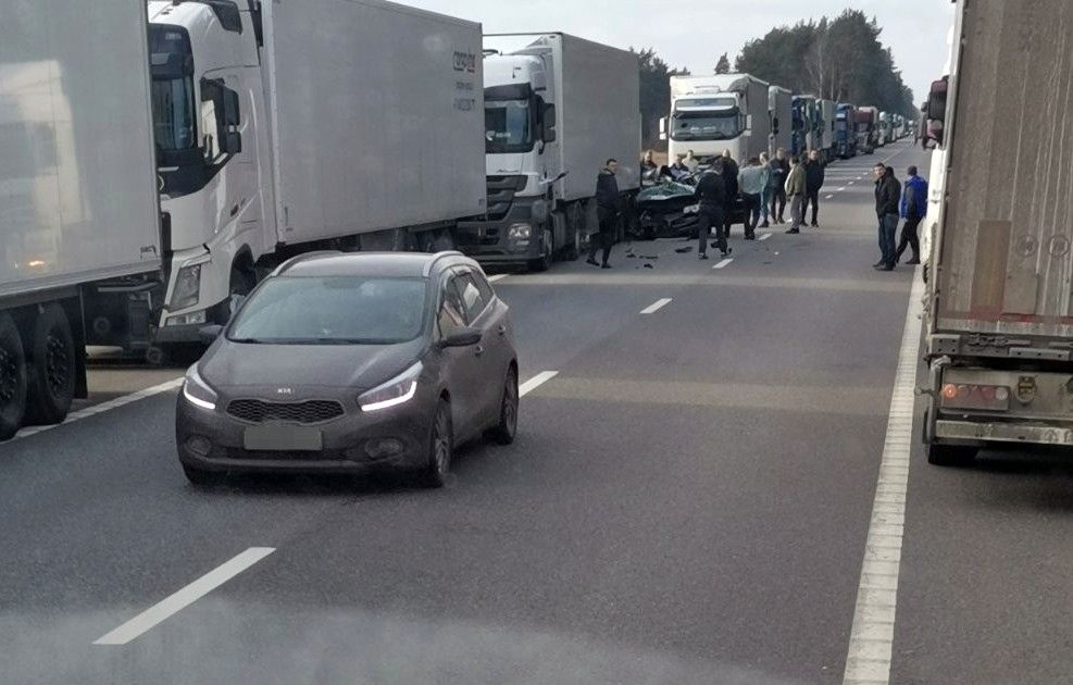 В Лиозненском районе Renault влетел под грузовик