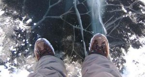 В Лиозно чуть не погибли подростки, провалившиеся под лед